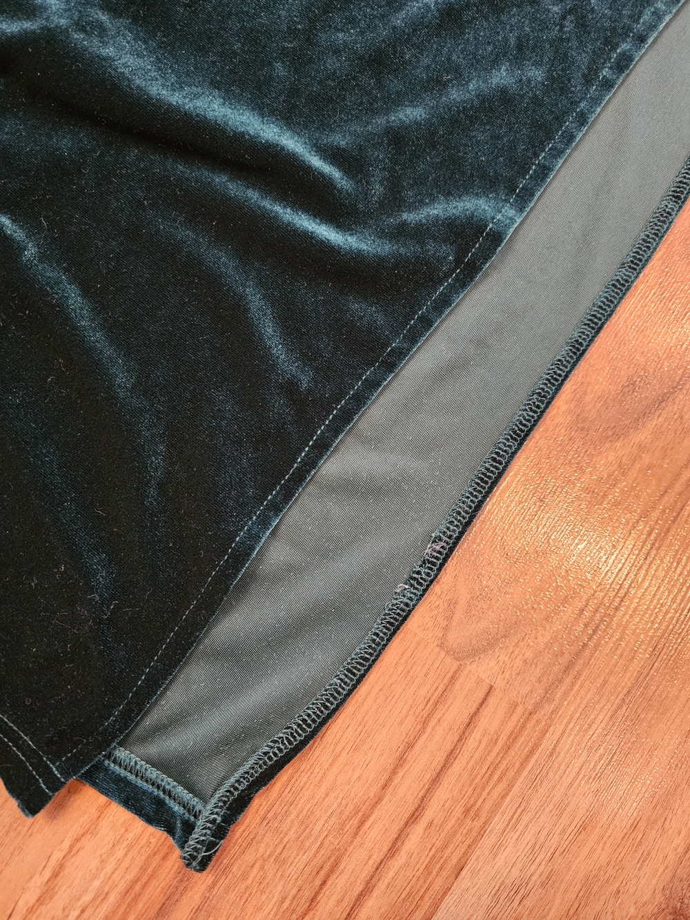 Short-Sleeve Velvet Maxi Dress with Side Slit Button Detail - Dark Green - Picture 6 of 14